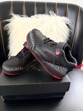 Jordan Spizike Low Kids Black and Red Basketball Sneakers Hook-and-Loop Strap